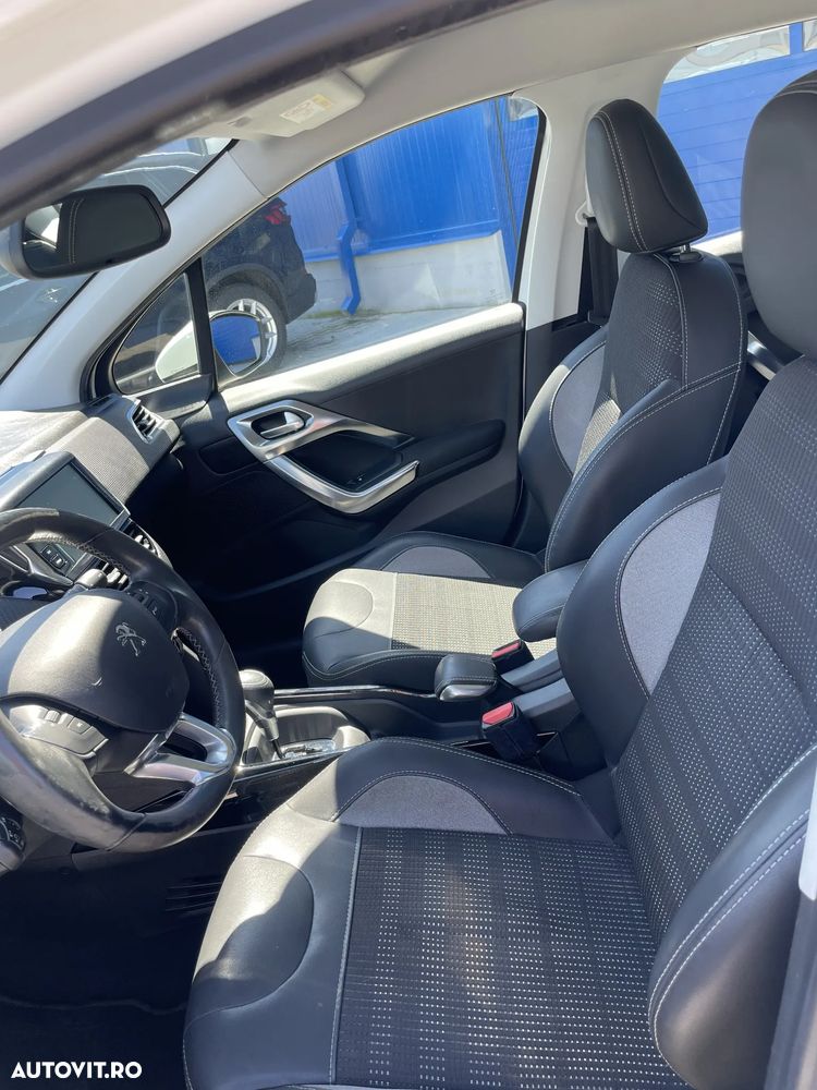 Peugeot 2008 PureTech 110 GPF Stop&Start EAT6 Allure - 16