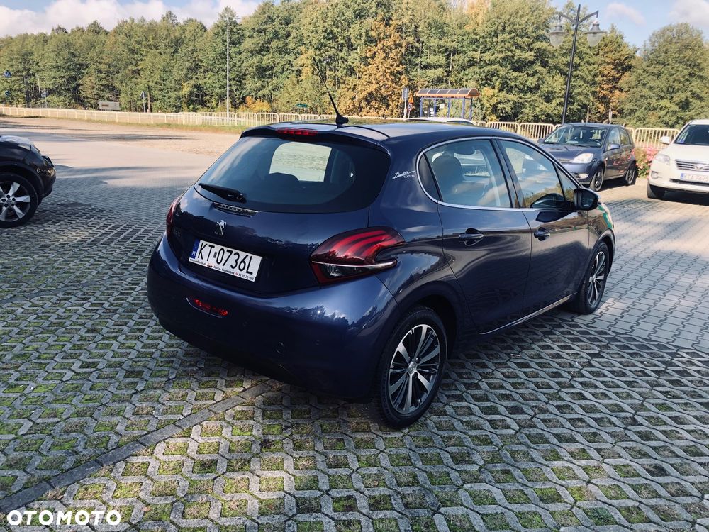 Peugeot 208 2017 photo 2