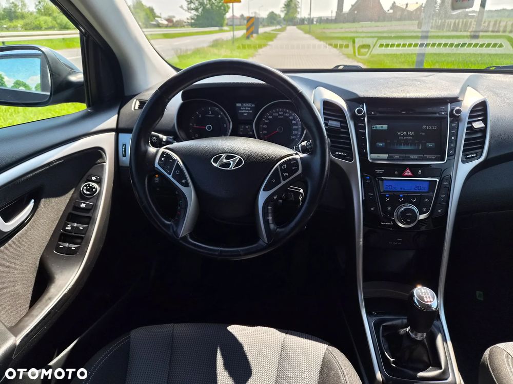 Hyundai i30 blue 1.6 CRDi Classic Navigation - 4