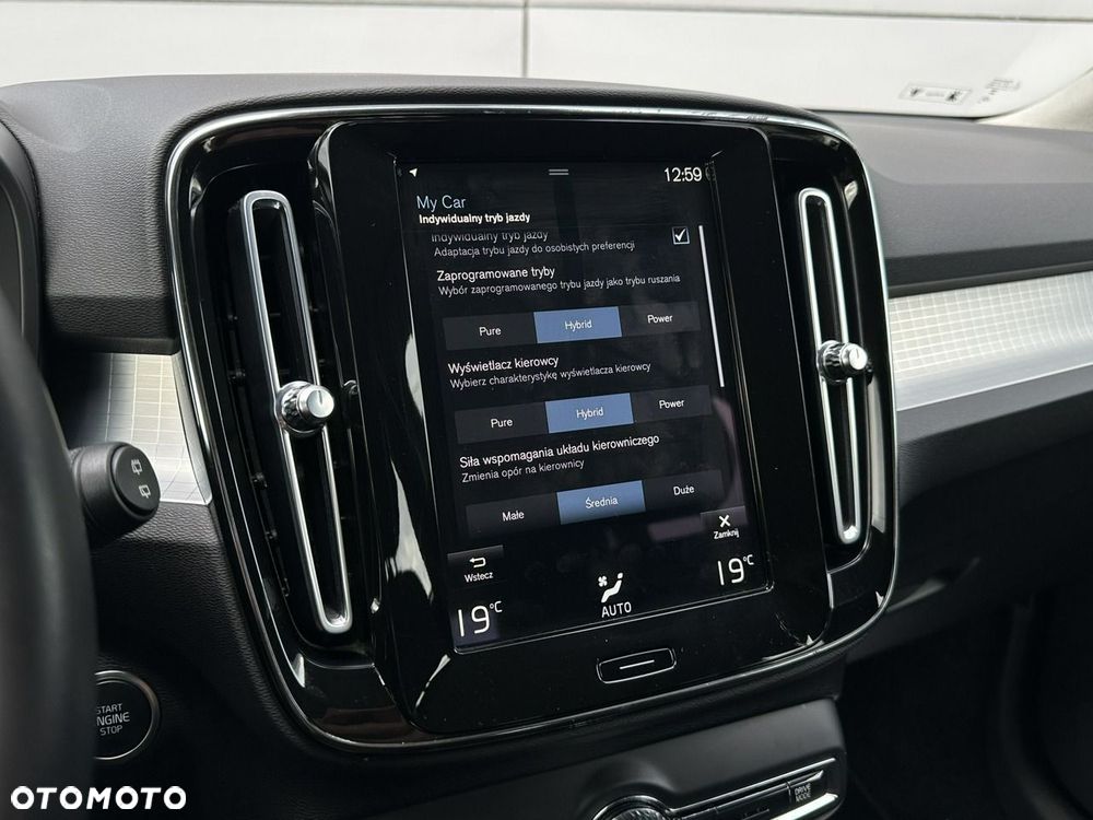 Volvo XC 40 - 29