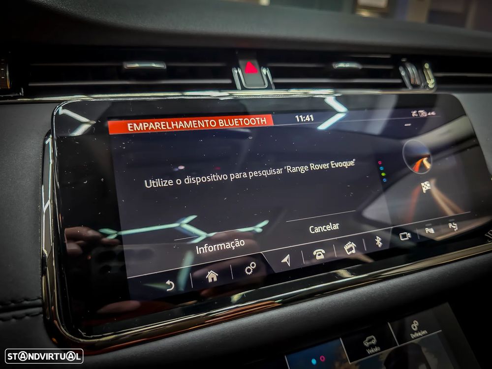 Land Rover Range Rover Evoque P300e R-Dynamic SE - 41