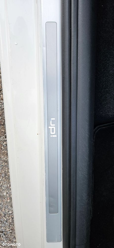 Volkswagen up! (BlueMotion Technology) high - 17