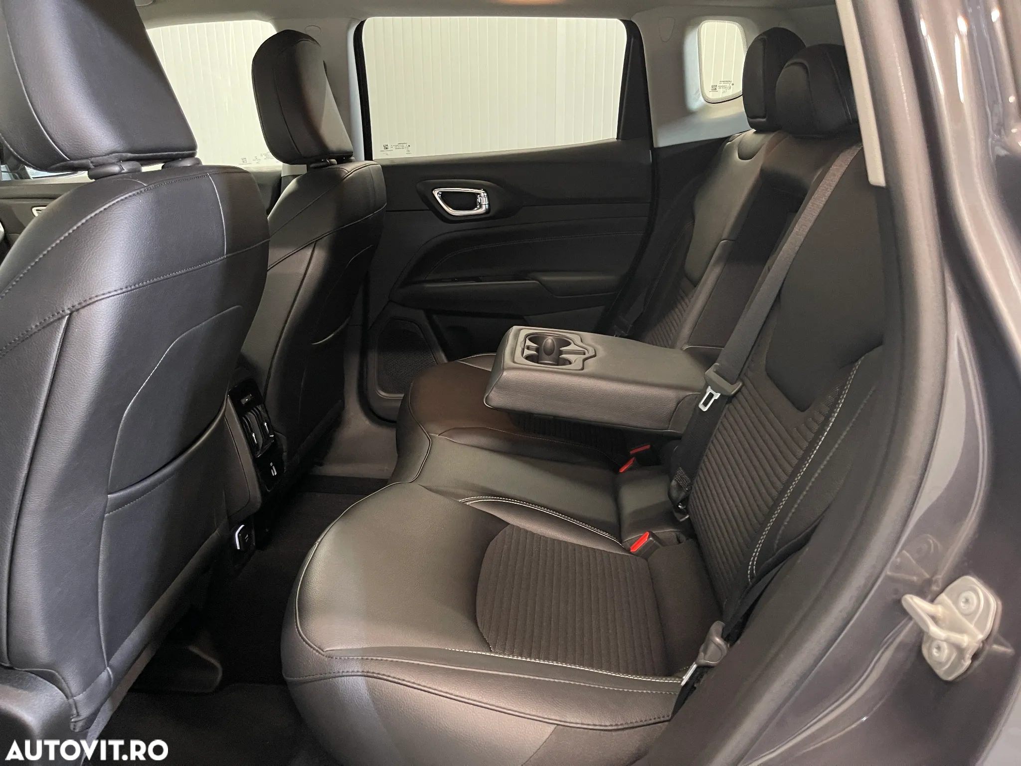 Jeep Compass 1.3 T4 4xe PLUG-IN HYBRID Automatik Limited - 11