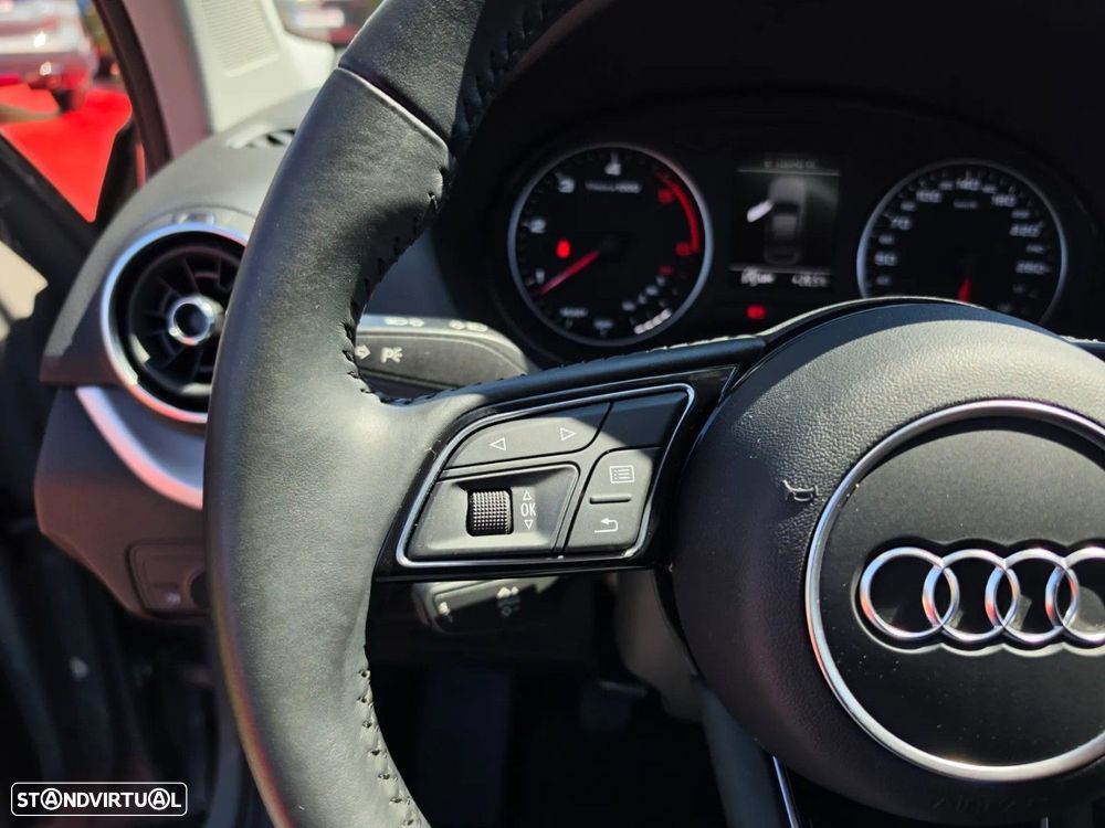 Audi Q2 1.6 TDI Design - 14