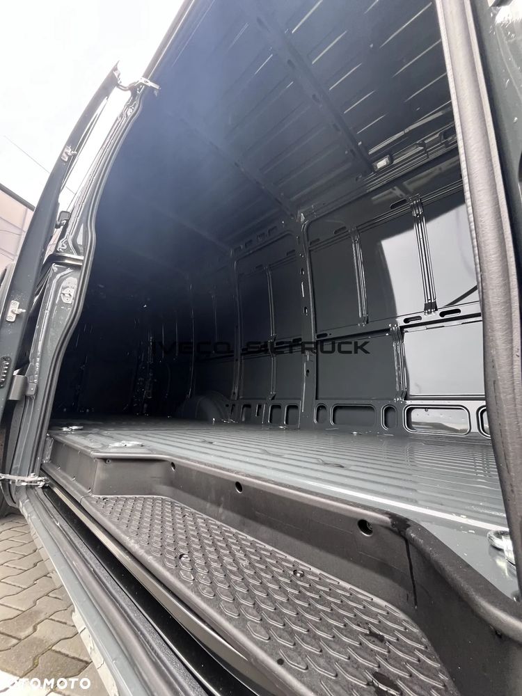 Iveco DAILY 35S16 L4H2 FURGON - 17