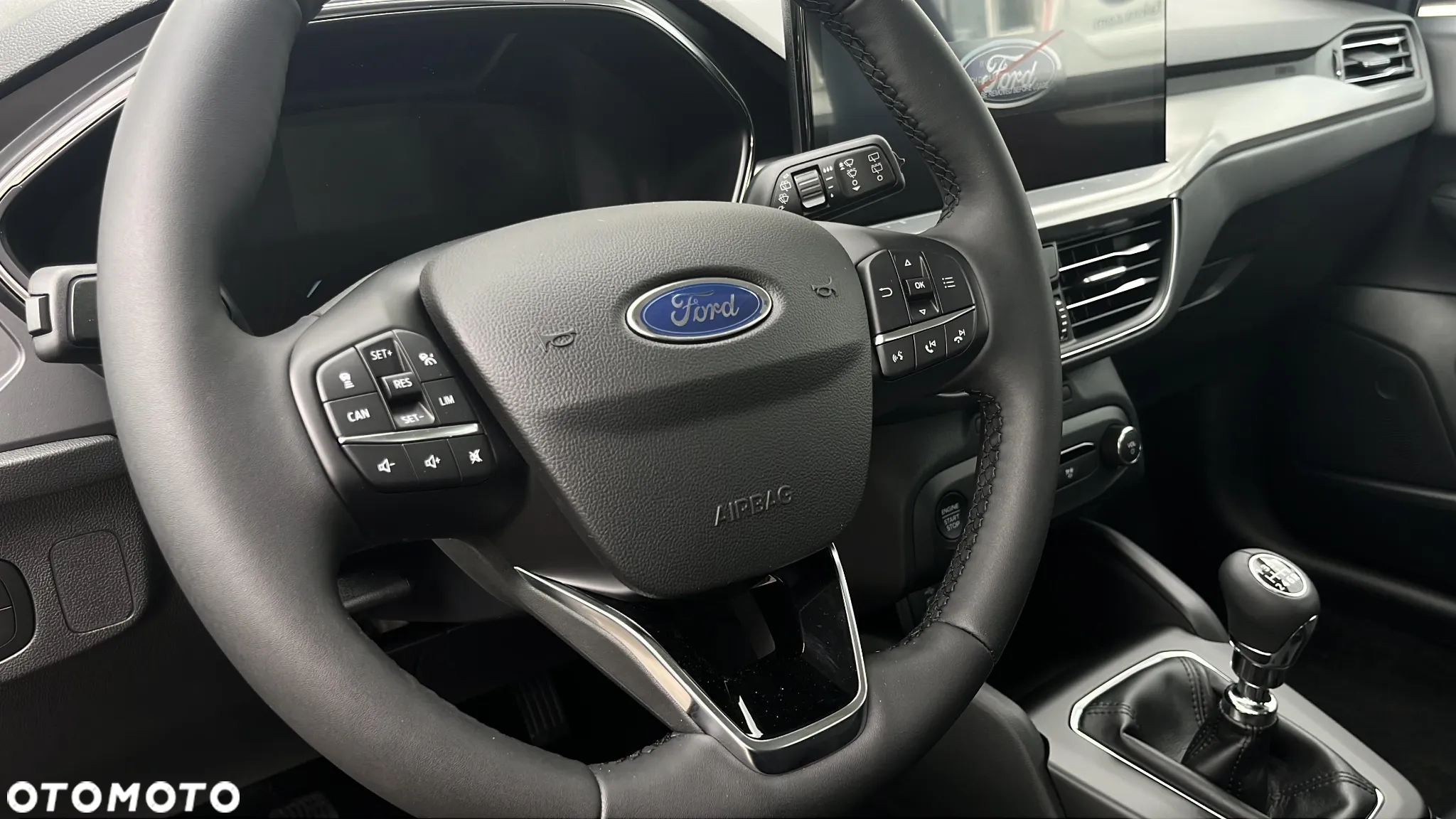 Ford Focus 1.0 EcoBoost mHEV Titanium - 12