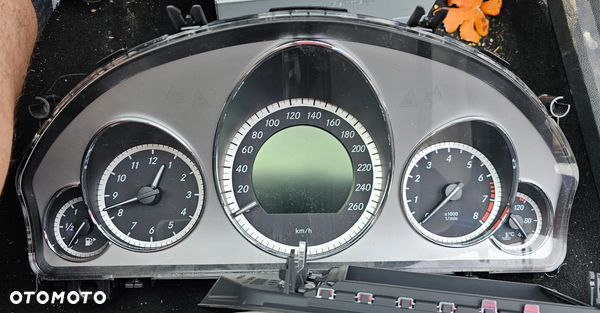 Licznik zegary Mercedes E Klasa W212 1.8 CGI