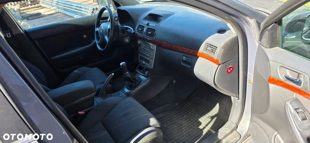 Toyota Avensis 1.8 VVT-i - 7
