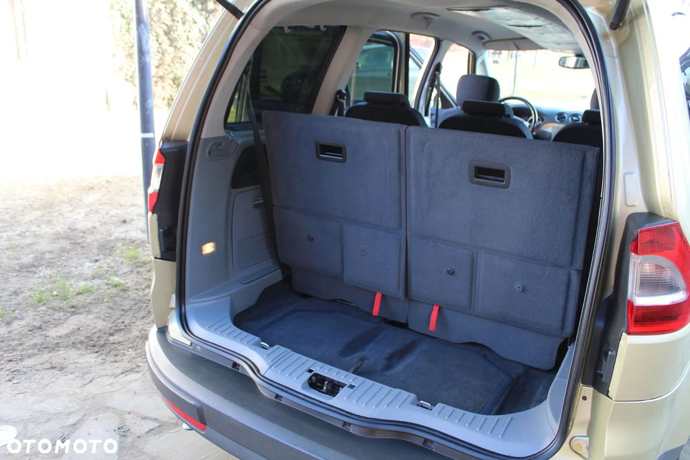 Ford Galaxy 1.8 TDCi Ghia - 8