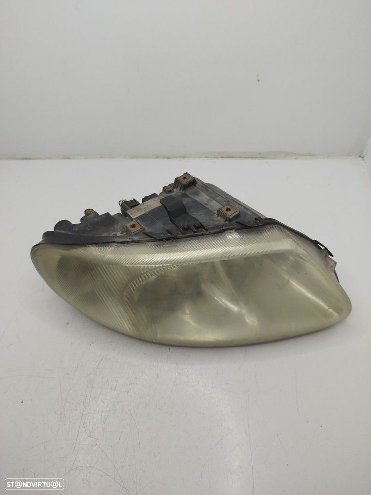 Farol/ Otica Dianteiro Dto Chrysler Voyager Iii (Rg, Rs) - 2