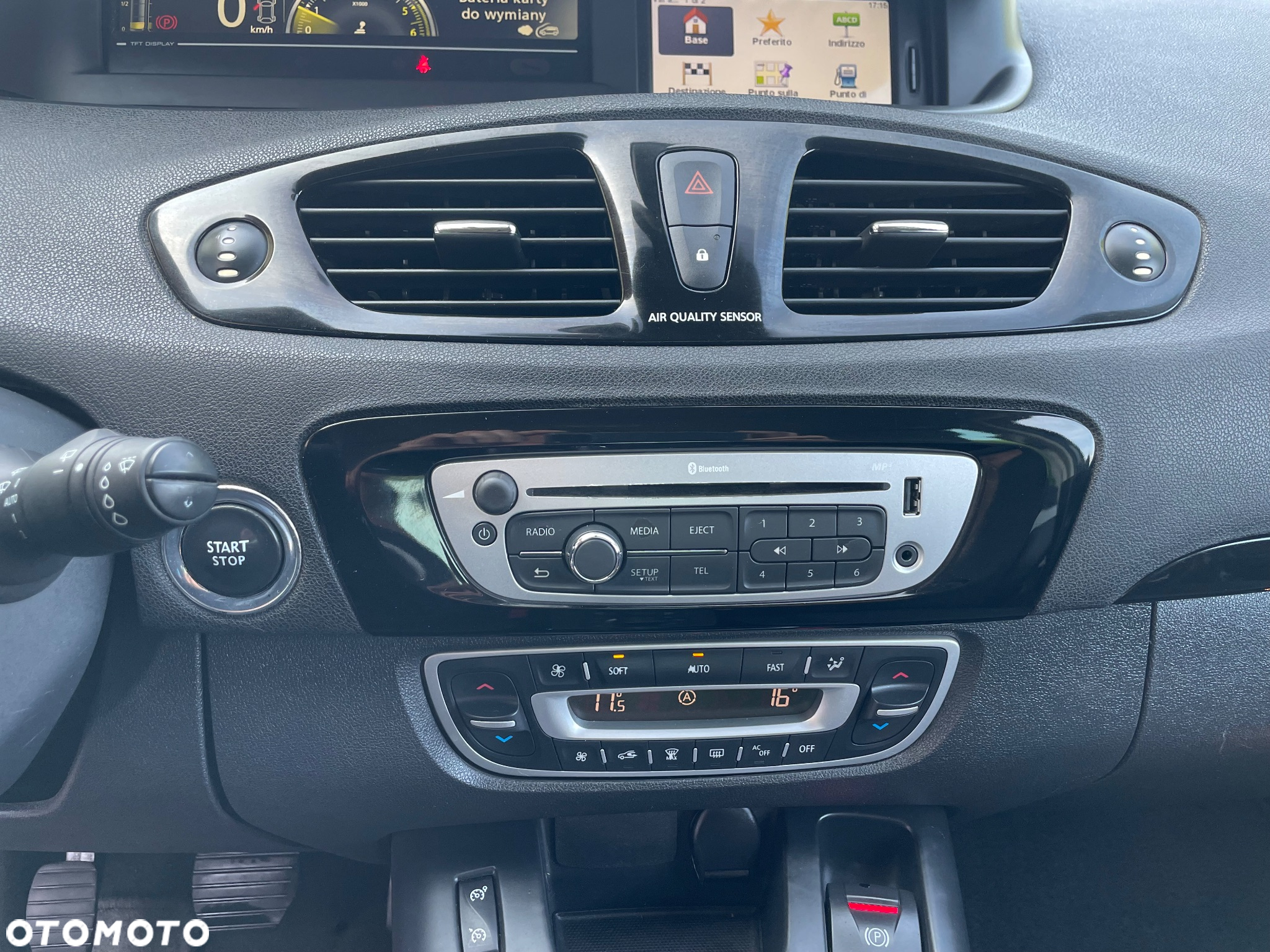 Renault Scenic dCi 110 Xmod Paris - 24