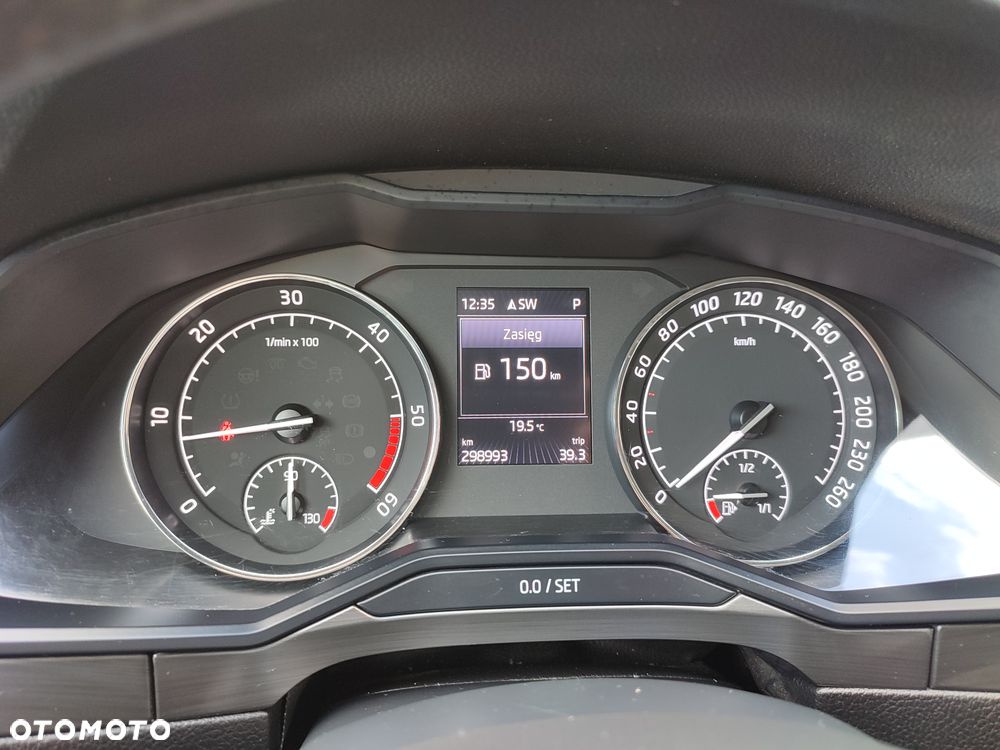 Skoda Superb 2.0 TDI L&K DSG - 25