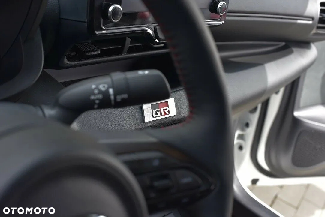 Toyota Yaris GR 1.6 Dynamic - 11