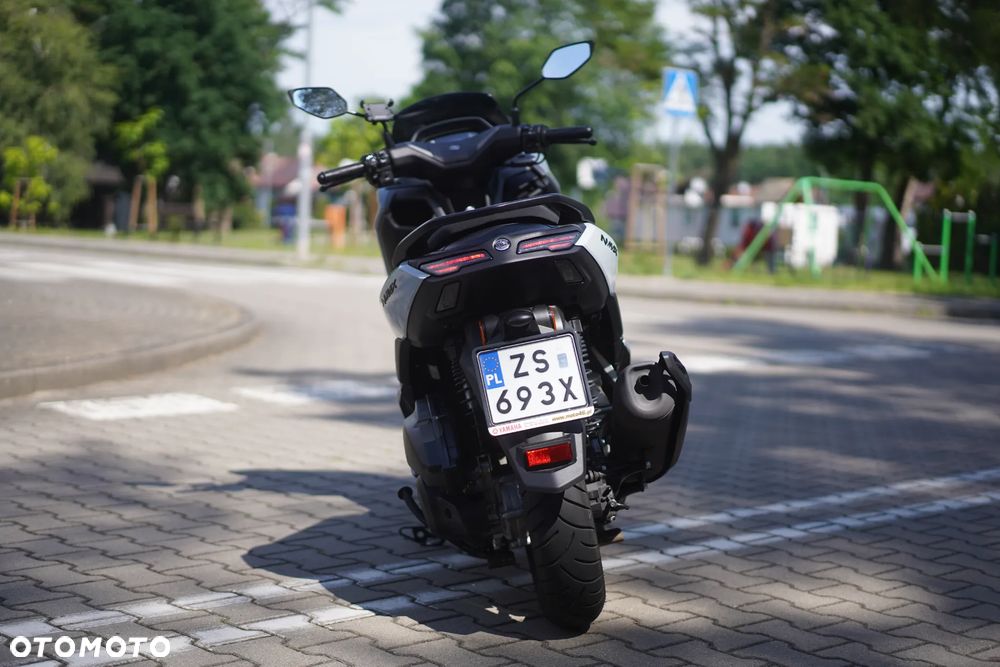 Yamaha NMAX - 4