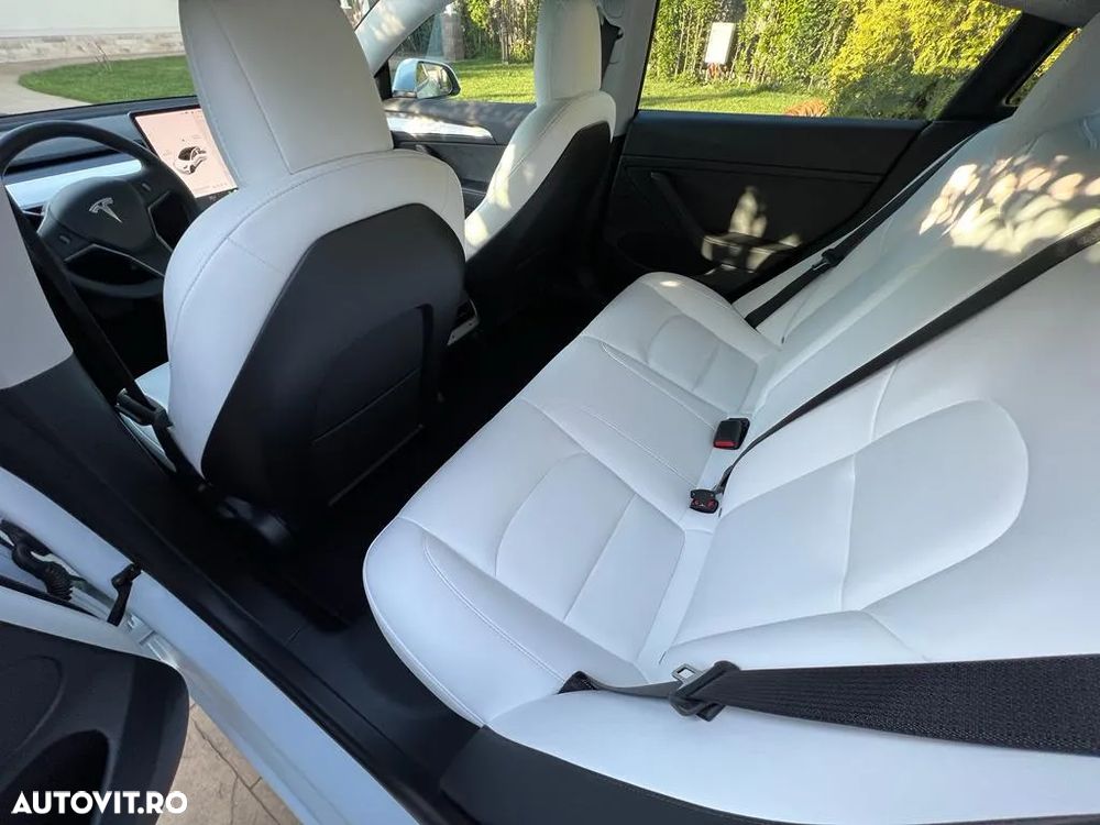 Tesla Model 3 Long Range - 9