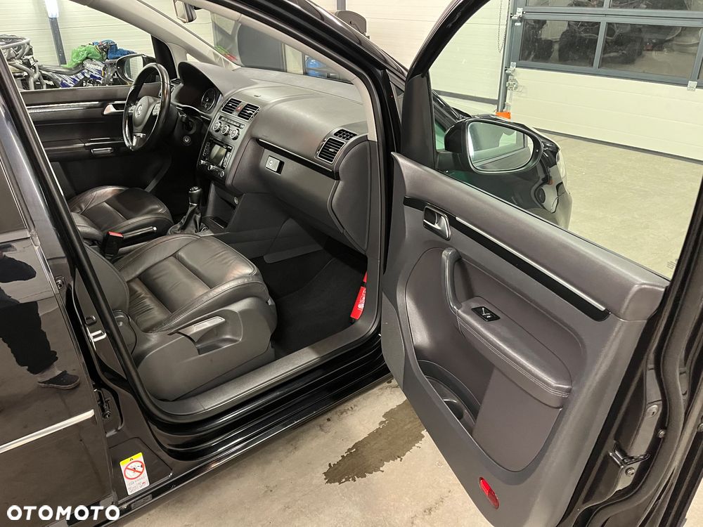 Volkswagen Touran 1.6 TDI DPF BlueMotion Technology Highline - 28