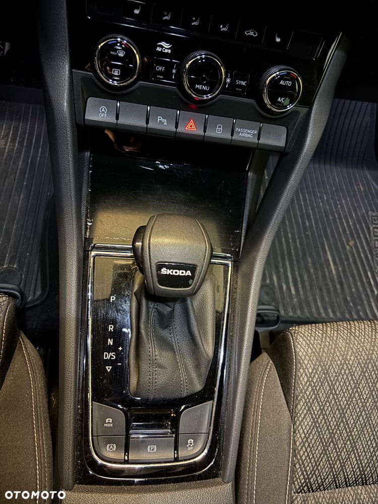 Skoda Karoq 1.5 TSI ACT 4x2 Style DSG - 28