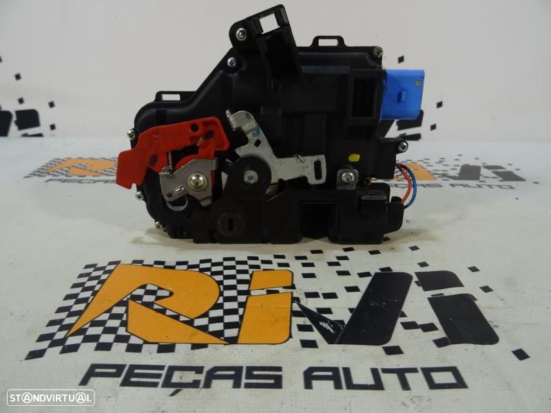 Fecho Da Porta Trás Esquerda Volkswagen Golf V (1K1)  7L0 839 015 / 99 - 1