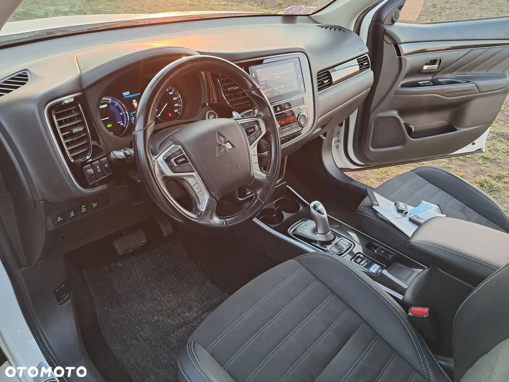 Mitsubishi Outlander 2.4 4WD Spirit - 7