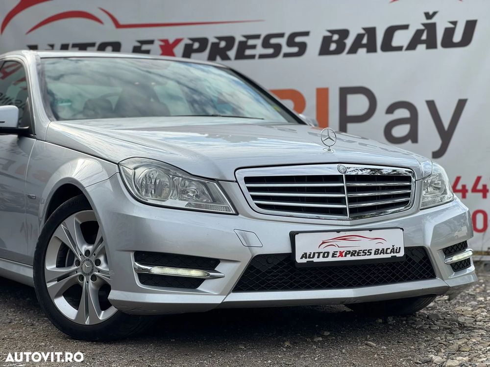 Mercedes-Benz C 180 T CGI BlueEFFICIENCY - 12