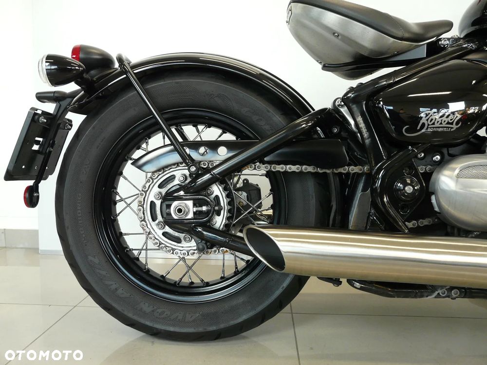 Triumph Bonneville Bobber - 24