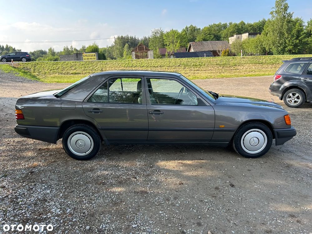 Mercedes-Benz W124 (1984-1993) - 31