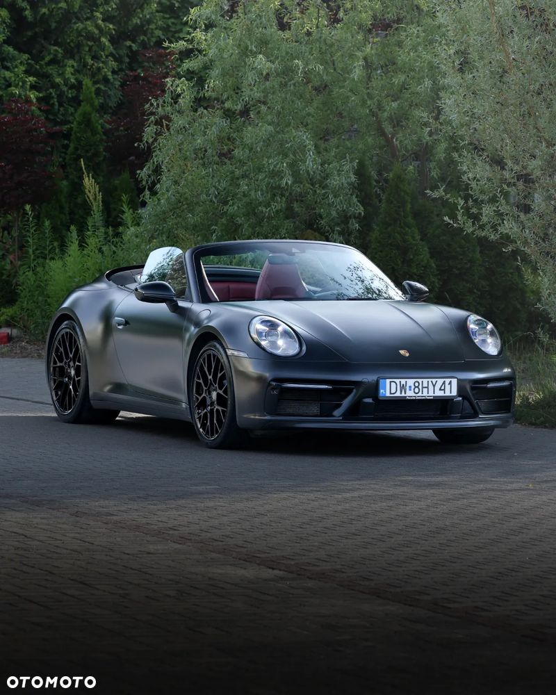 Porsche 911 Carrera 4 Cabrio - 2