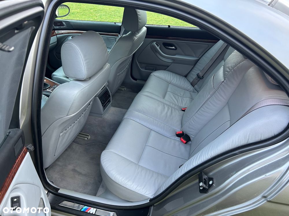 BMW Seria 5 540i - 8