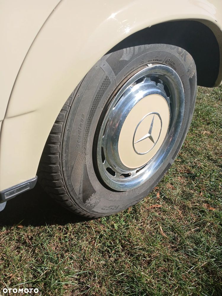 Mercedes-Benz W123 - 22