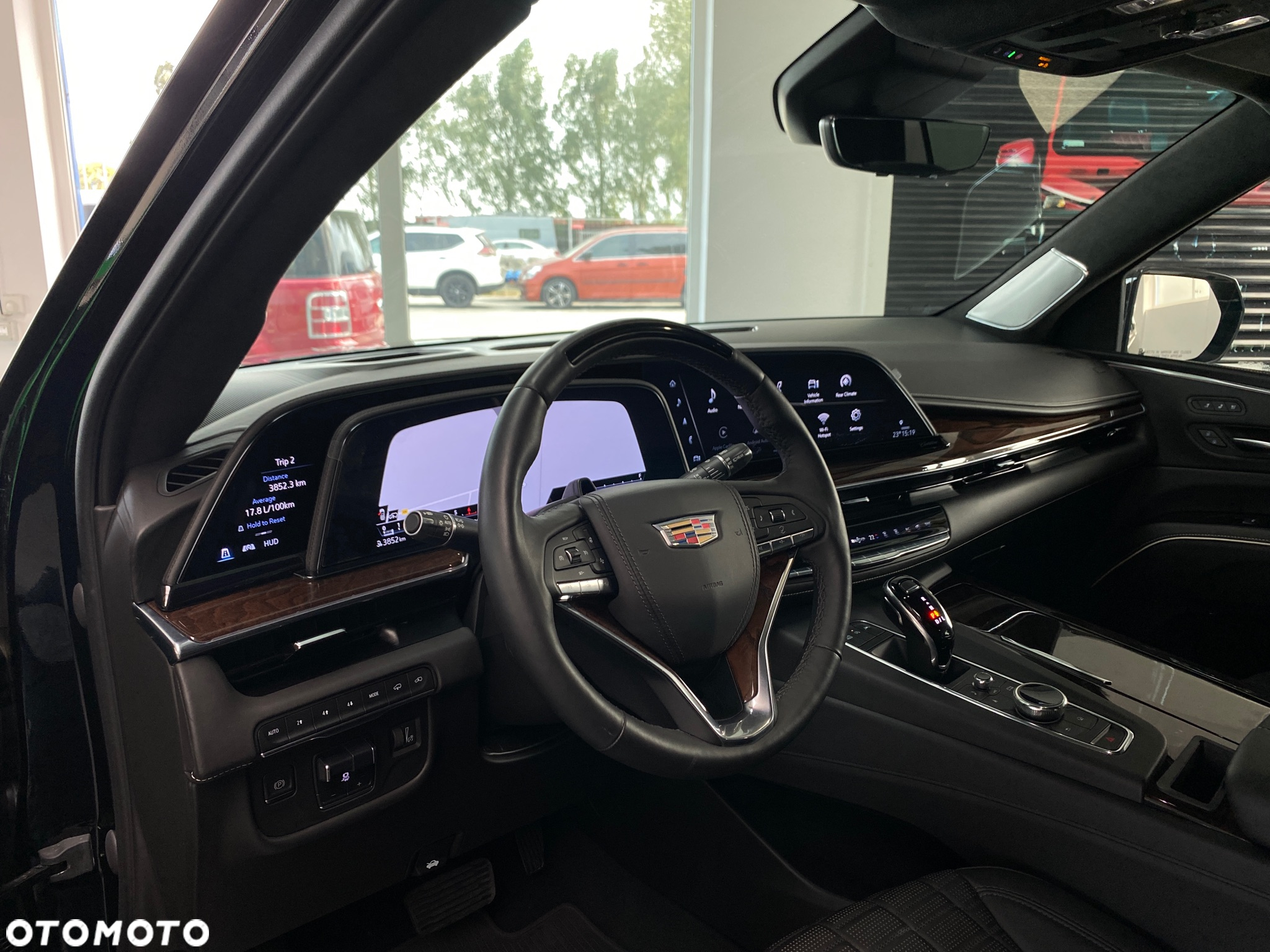 Cadillac Escalade 6.2 V8 AWD AT Platinum - 22