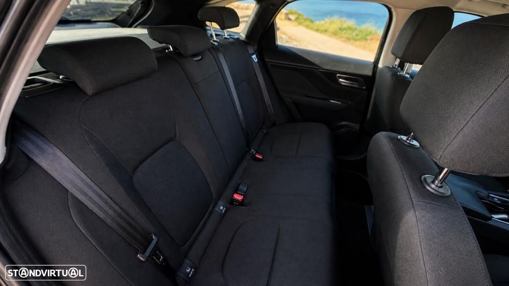 Jaguar F-Pace 20d Prestige - 31