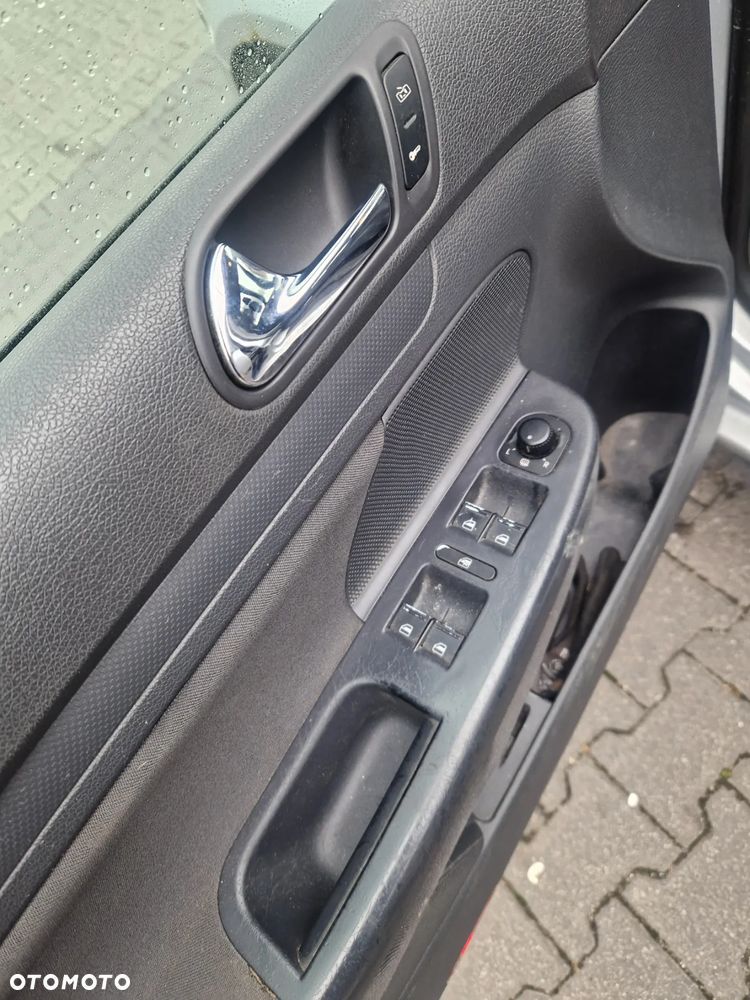 Volkswagen Golf 1.6 Comfortline - 15