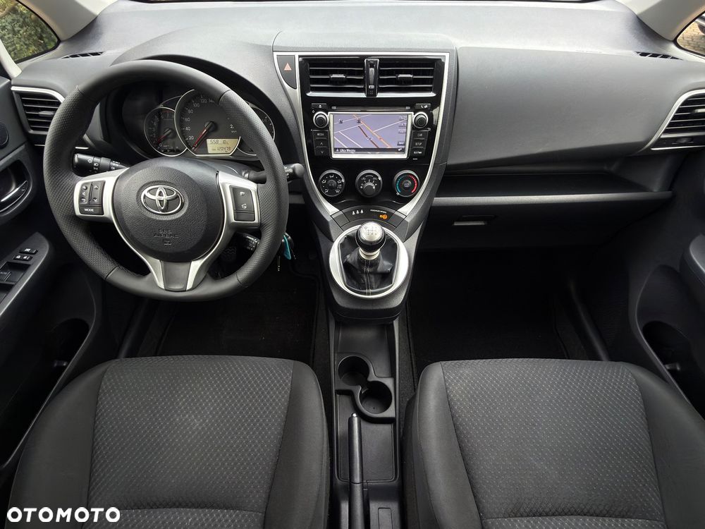 Toyota Verso-S 2015 photo 5