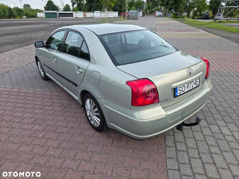 Toyota Avensis 2.0 D-4D Sol - 24