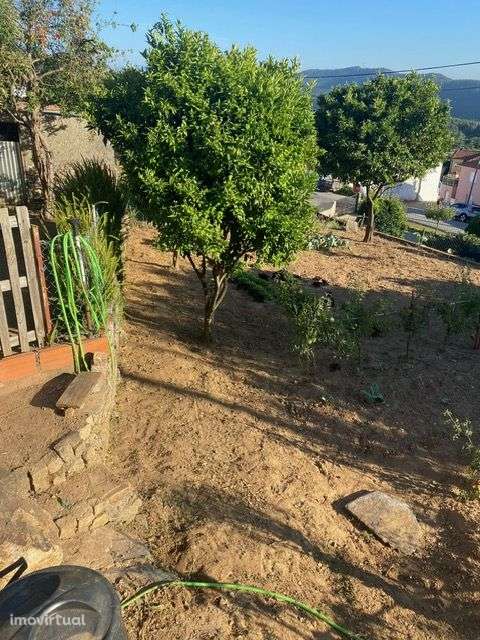 vende-se moradia em Aguiar de Sousa - Grande imagem: 2/28