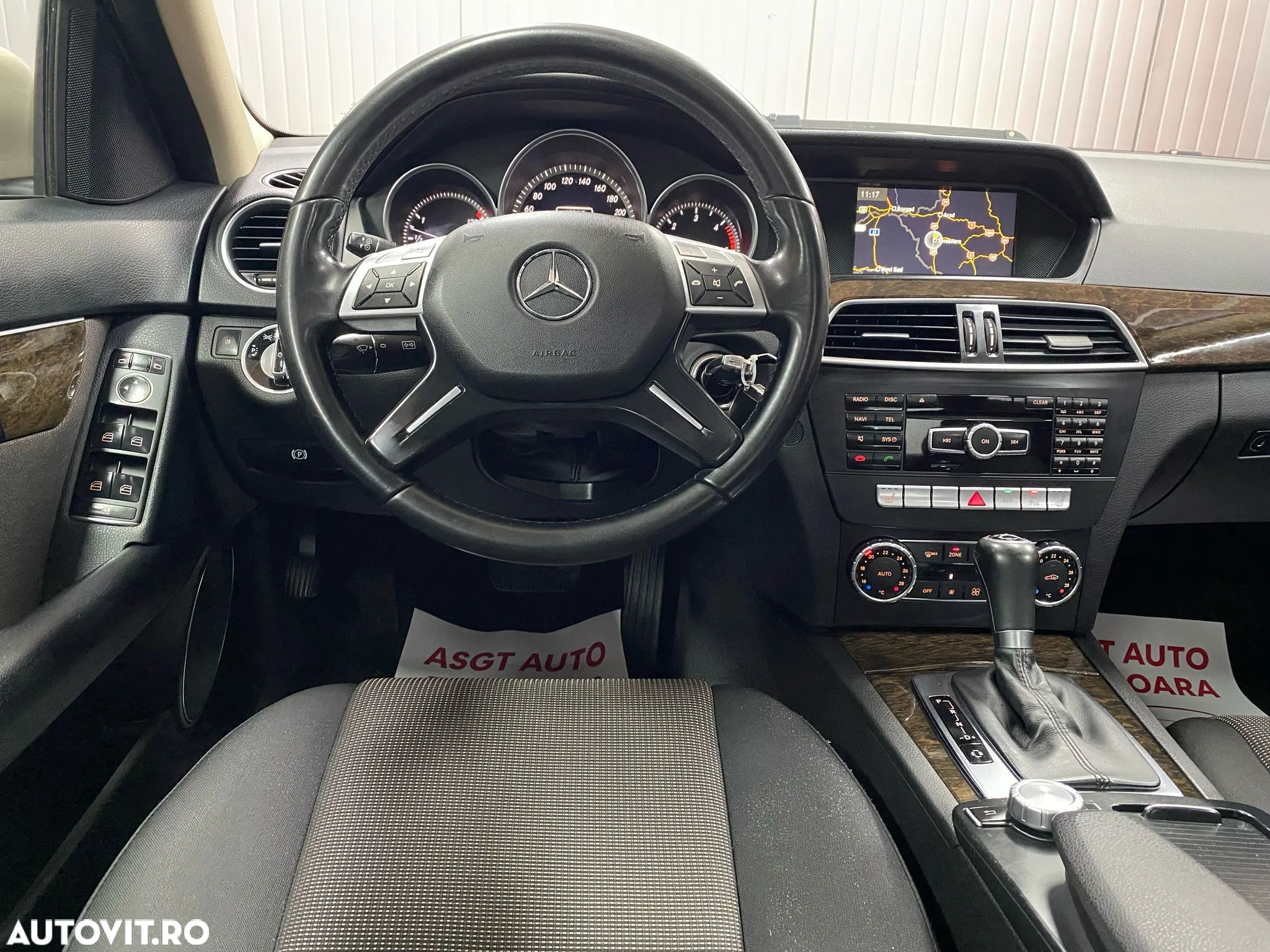 Mercedes-Benz C - 9
