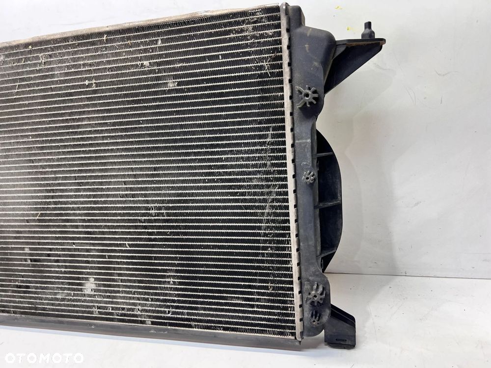 CHŁODNICA WODY AUDI A4 B7 1.9 TDI 8E0121251A - 3