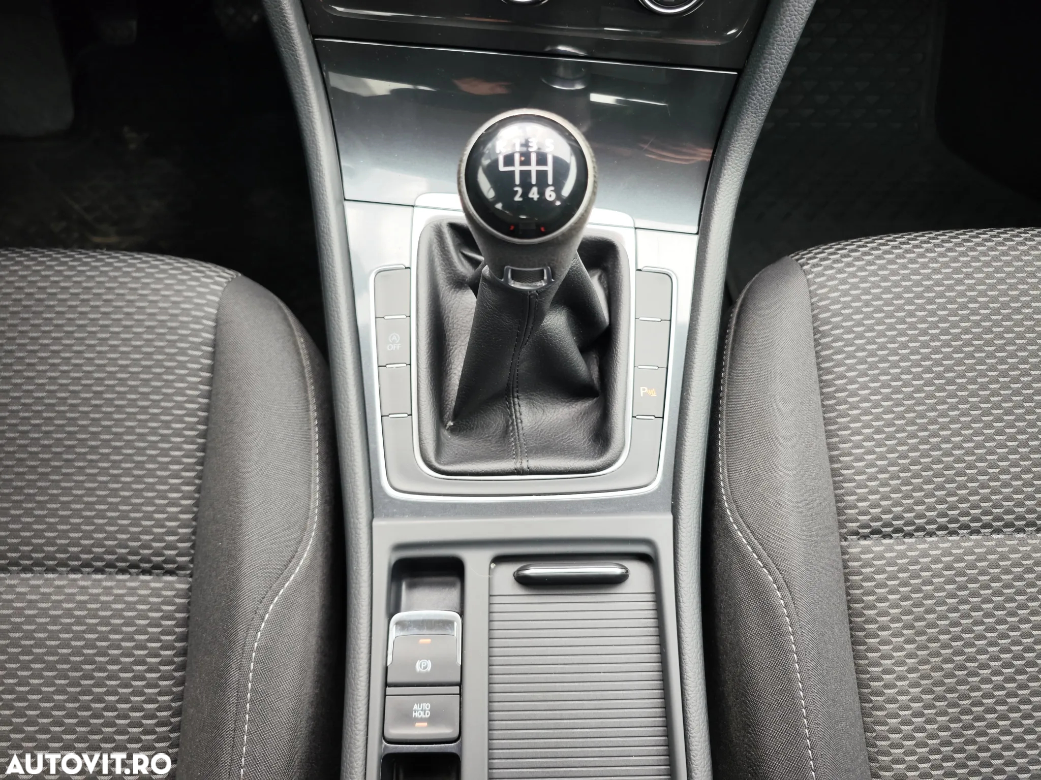 Volkswagen Golf - 19