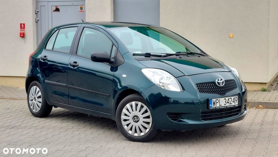Toyota Yaris - 12