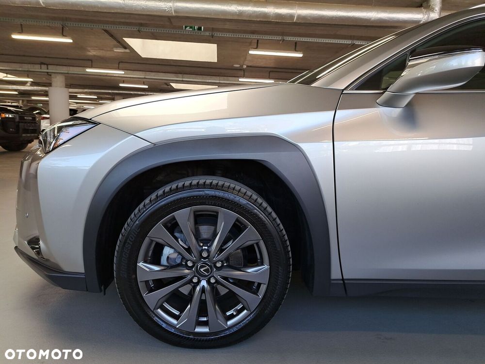 Lexus UX 250h GPF Business 2WD - 41
