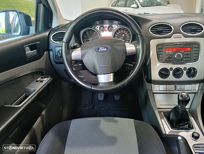 Ford Focus SW 1.4 16V Trend - 18
