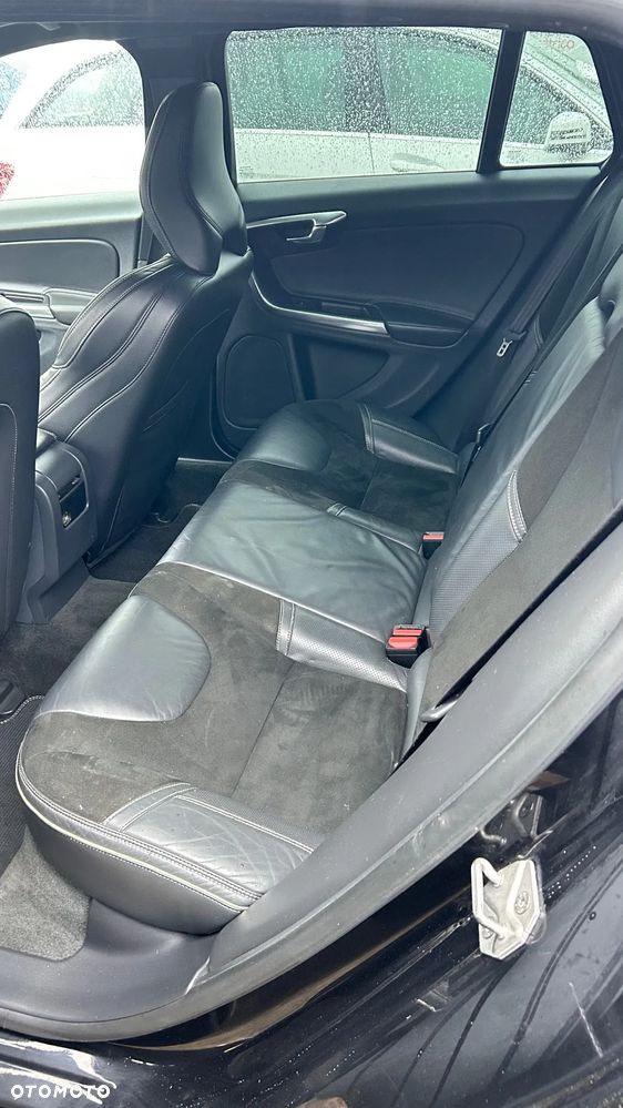 Volvo V60 D2 R-Design - 10