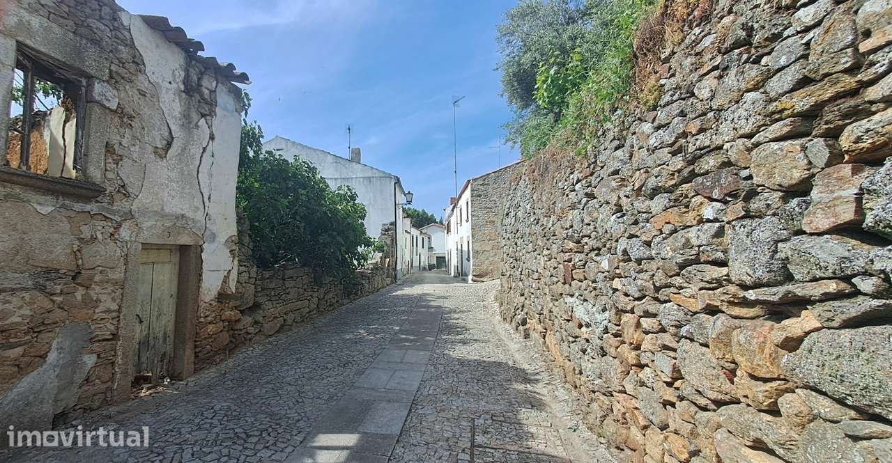 Moradia para Restaurar T2 Venda em Miranda do Douro,Miranda do Douro - Grande imagem: 3/15