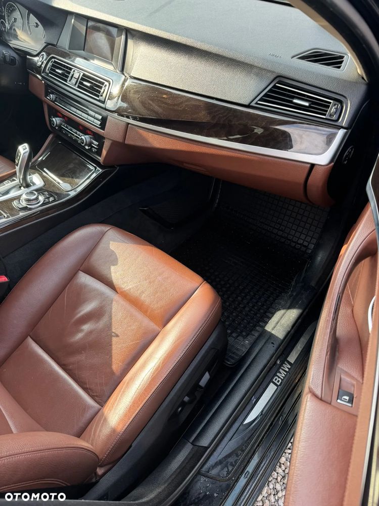 BMW Seria 5 530d xDrive Sport-Aut Modern Line - 9