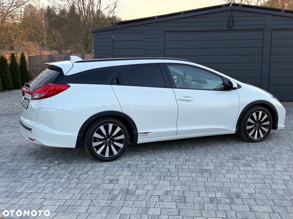 Honda Civic 1.6 i-DTEC Executive Black Edition - 6