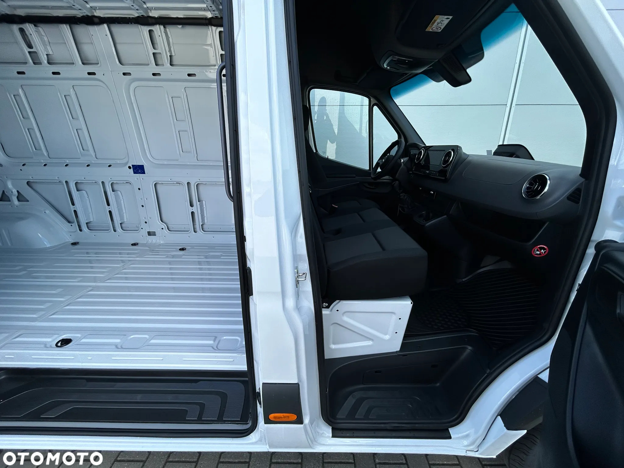 Mercedes-Benz SPRINTER 317 CDI FURGON DŁUGI - 10