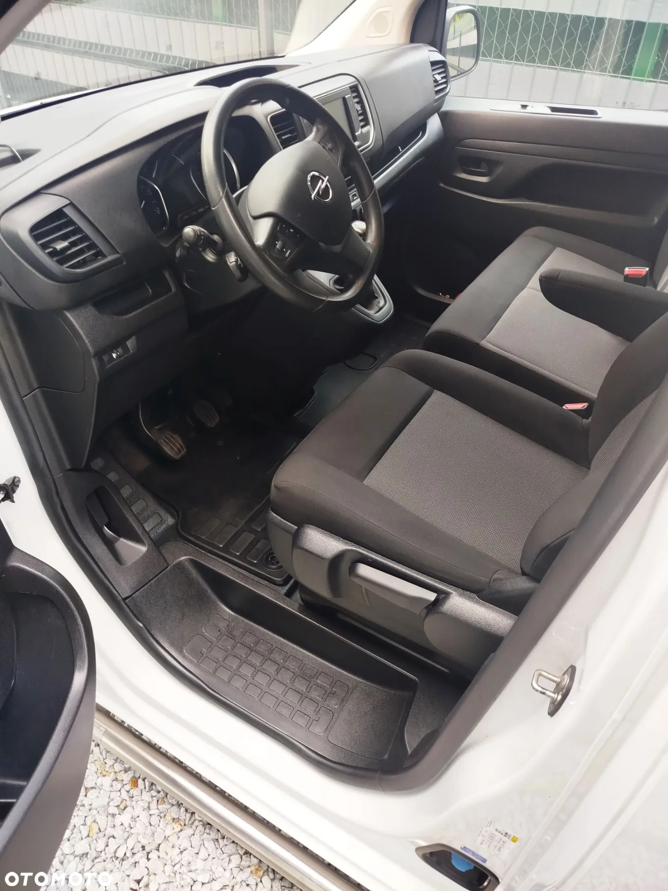 Opel VIVARO - 22