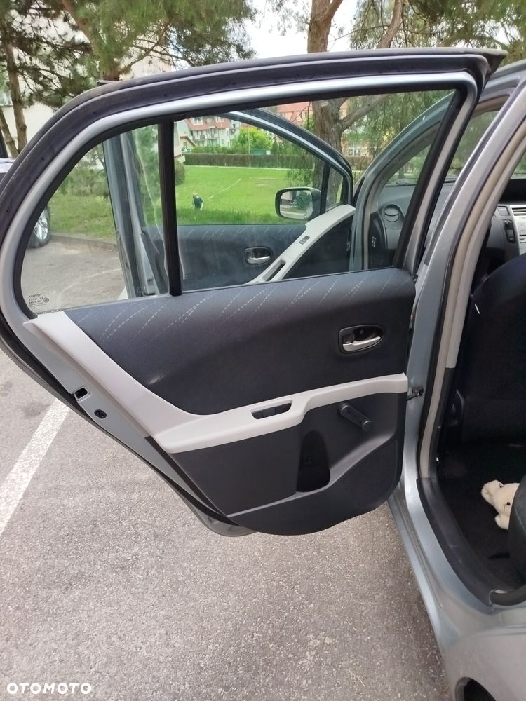 Toyota Yaris - 8