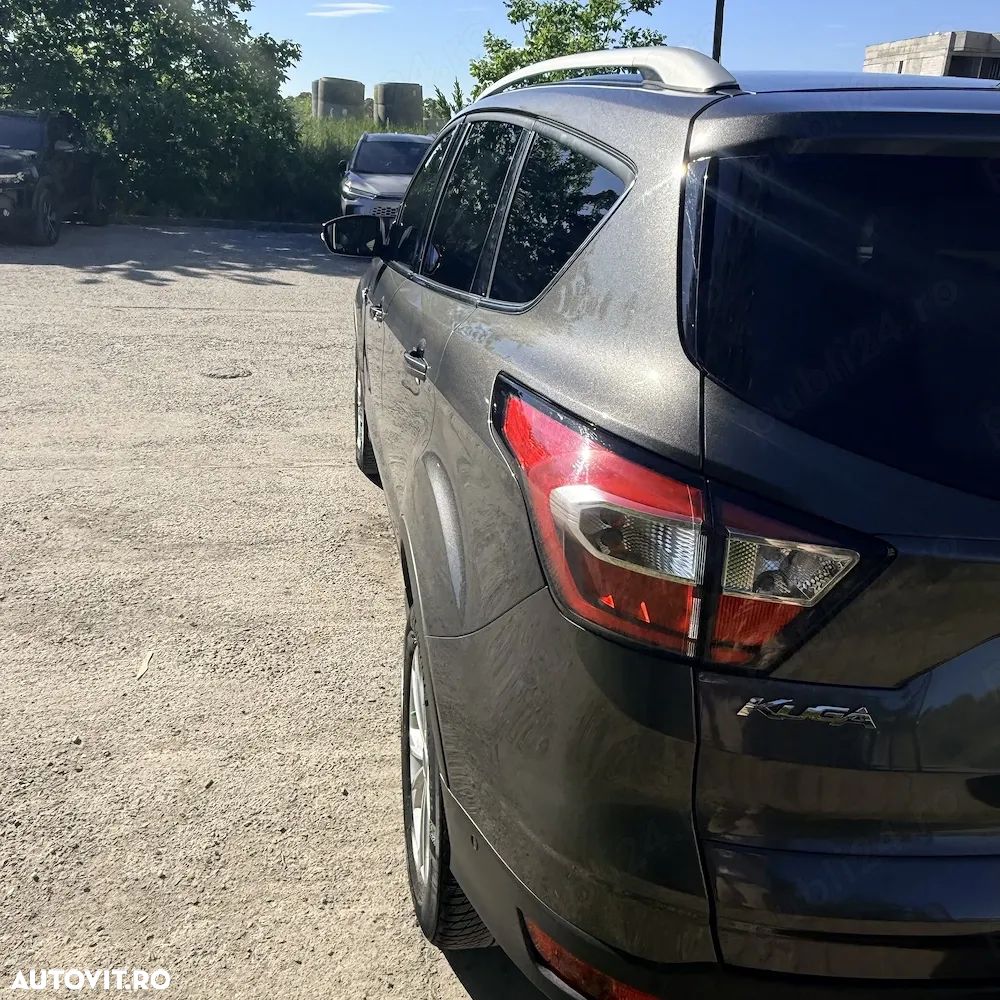Ford Kuga - 10