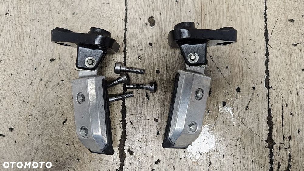 Podnóżek pasażera set śruba Honda GL1800 Valkyrie F6C - 13